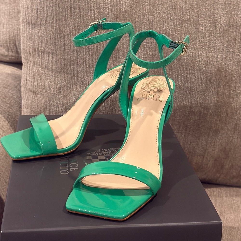 Vince Camuto green sandals